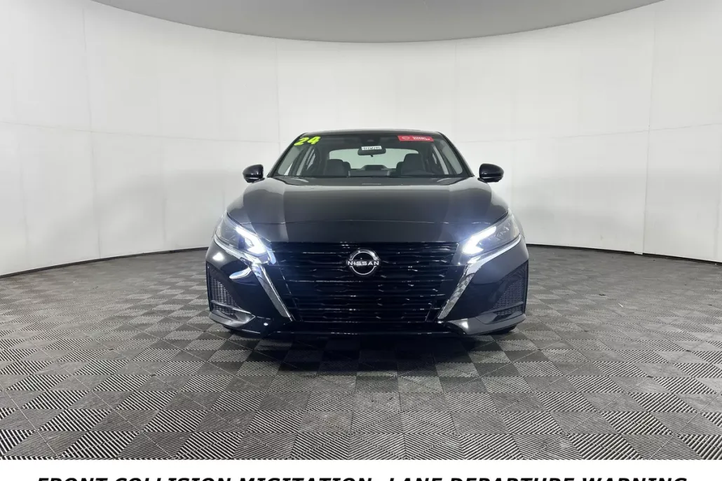 2024 Nissan Altima 2.5 SL photo 1