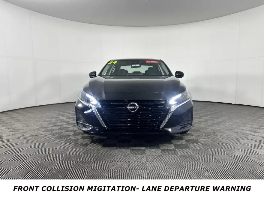 2024 Nissan Altima 2.5 SL photo 1