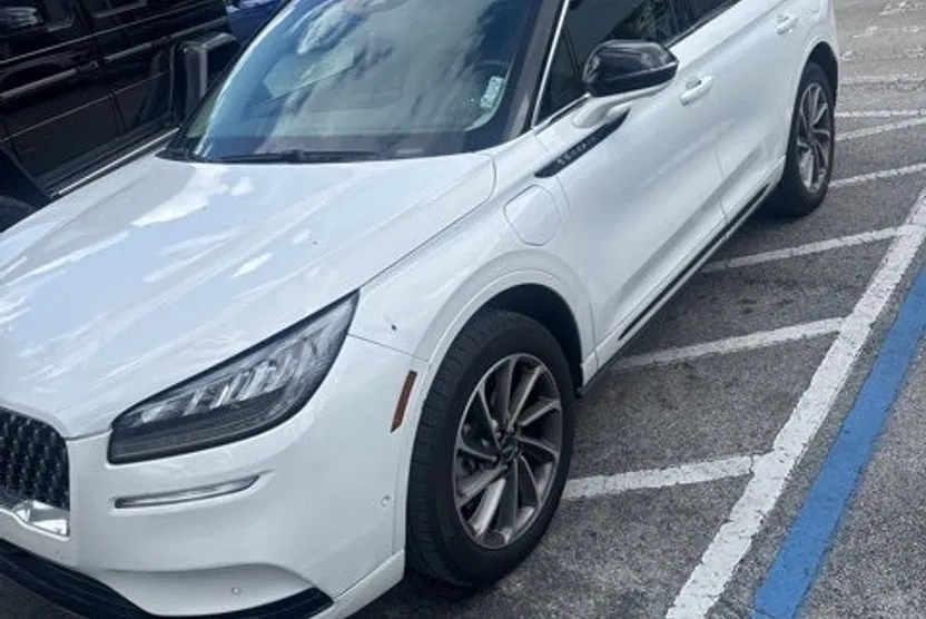 2021 Lincoln Corsair Grand Touring photo 1