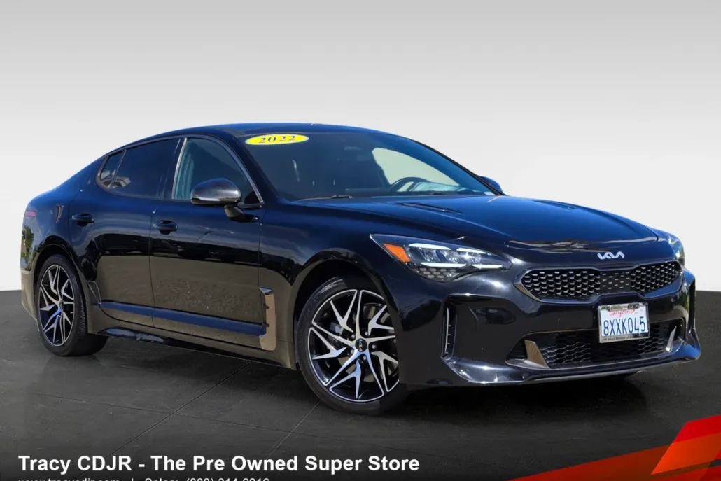 2022 Kia Stinger GT-Line photo 1