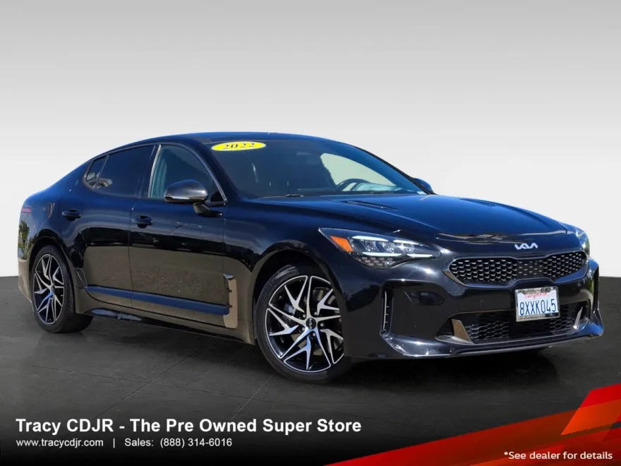 2022 Kia Stinger GT-Line photo 1