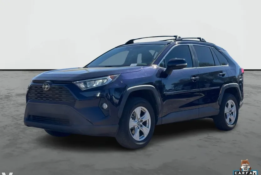 2020 Toyota RAV4 XLE photo 1