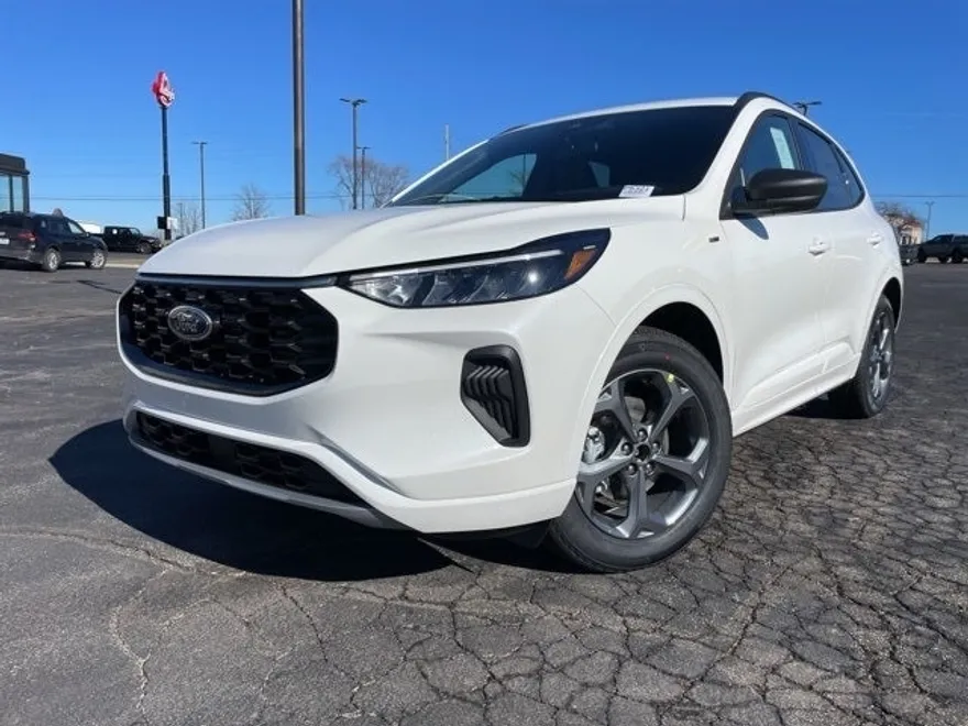 2024 Ford Escape ST-Line photo 1