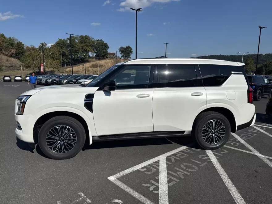 2026 Nissan Armada Platinum photo 1