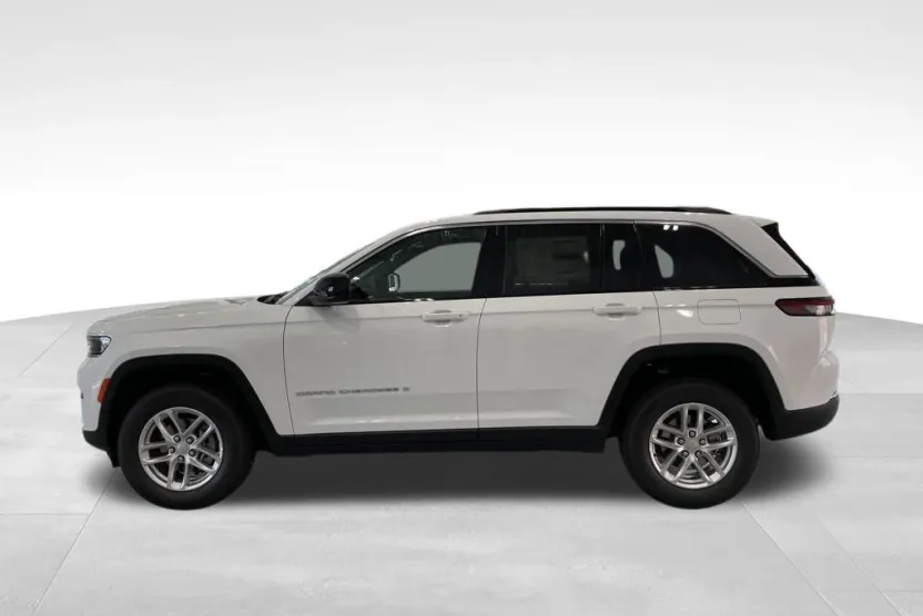 2025 Jeep Grand Cherokee Laredo X photo 1