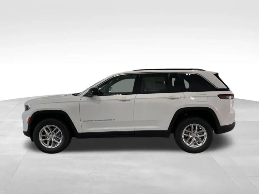 2025 Jeep Grand Cherokee Laredo X photo 1