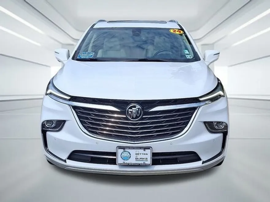 2024 Buick Enclave Essence photo 1