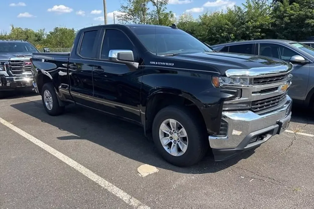 2019 Chevrolet Silverado 1500 LT photo 1