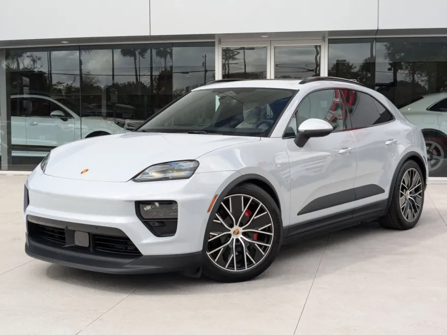 2025 Porsche Macan Electric photo 1