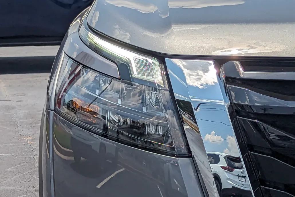 2025 Nissan Pathfinder SL photo 1