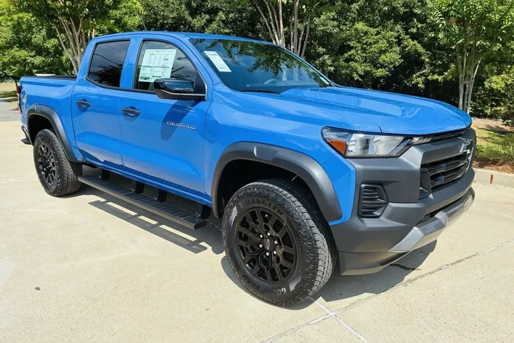 2026 Chevrolet Colorado Trail Boss photo 1