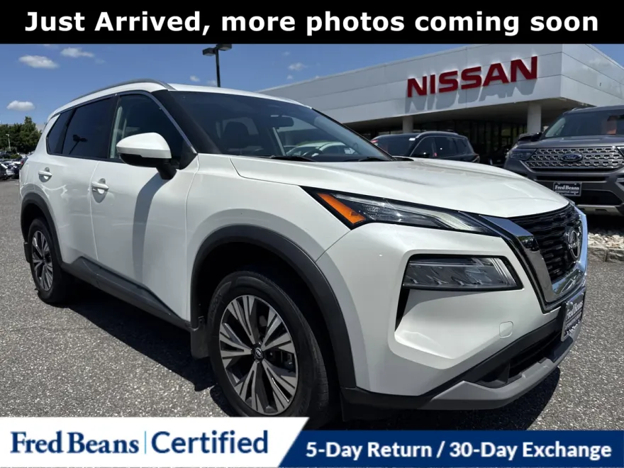 2022 Nissan Rogue SV photo 1