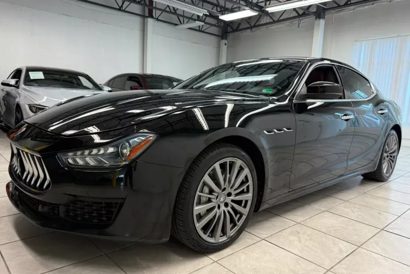 2018 Maserati Ghibli photo 1