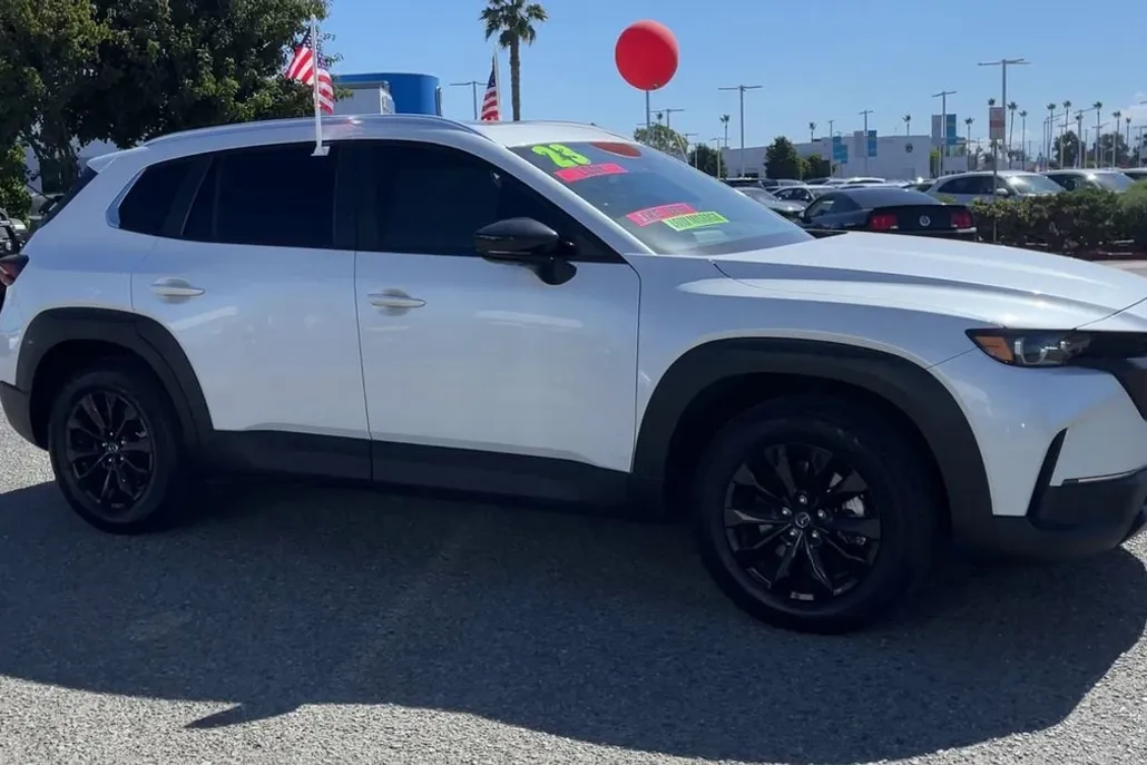2023 Mazda CX-50 2.5 Preferred Plus photo 1