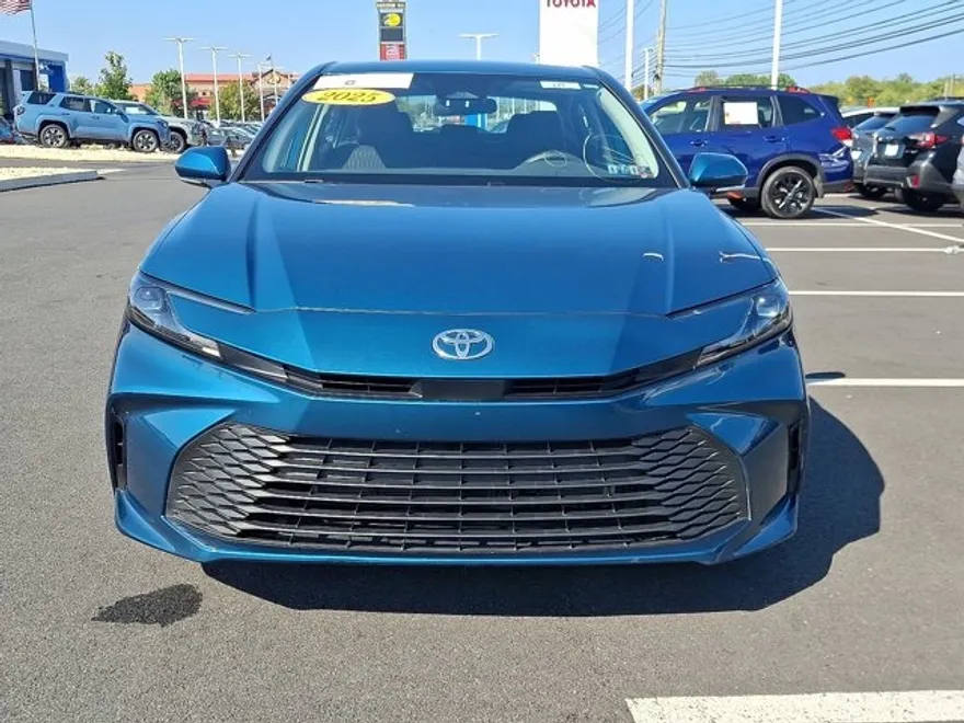 2025 Toyota Camry LE photo 1