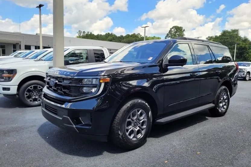 2025 Ford Expedition photo 1