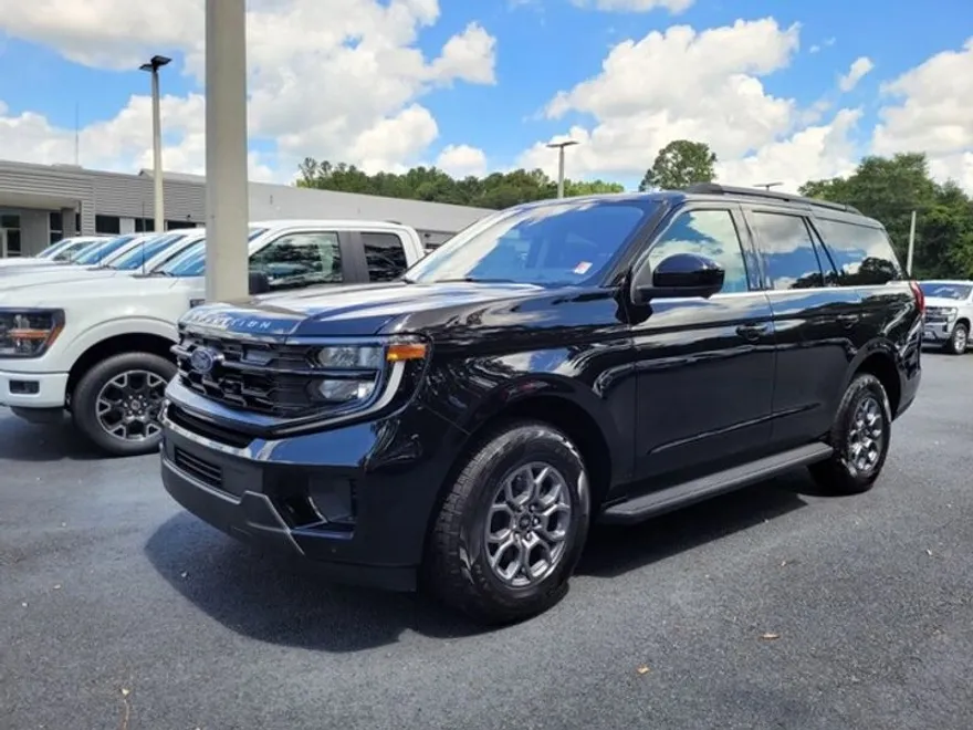 2025 Ford Expedition photo 1