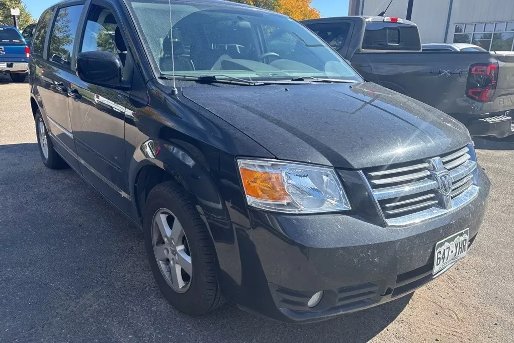 2010 Dodge Grand Caravan SXT photo 1