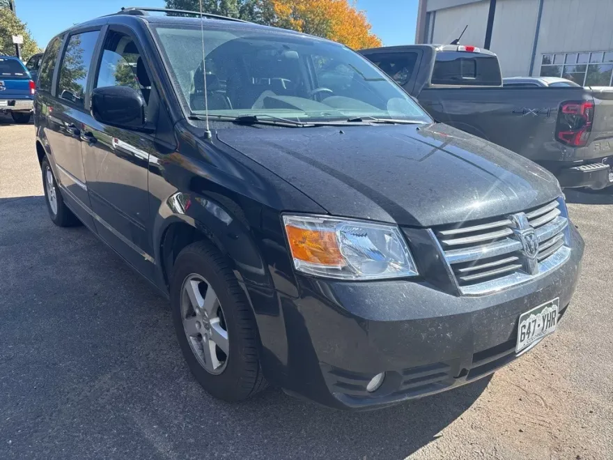 2010 Dodge Grand Caravan SXT photo 1