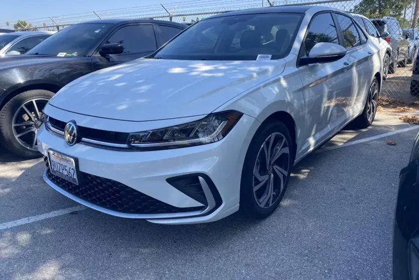 2025 Volkswagen Jetta 1.5T SEL photo 1