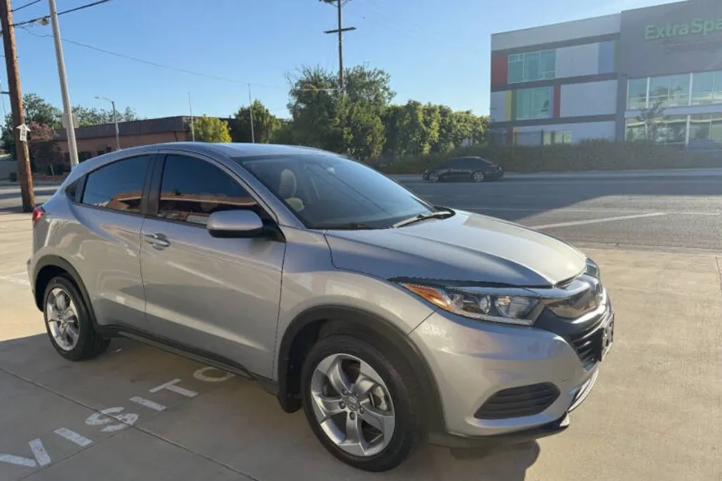 2022 Honda HR-V LX photo 1