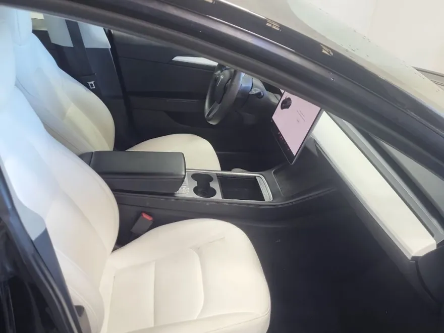 2021 Tesla Model 3 Standard Range Plus photo 1