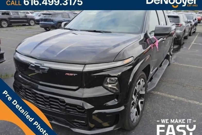 2024 Chevrolet Silverado EV RST photo 1