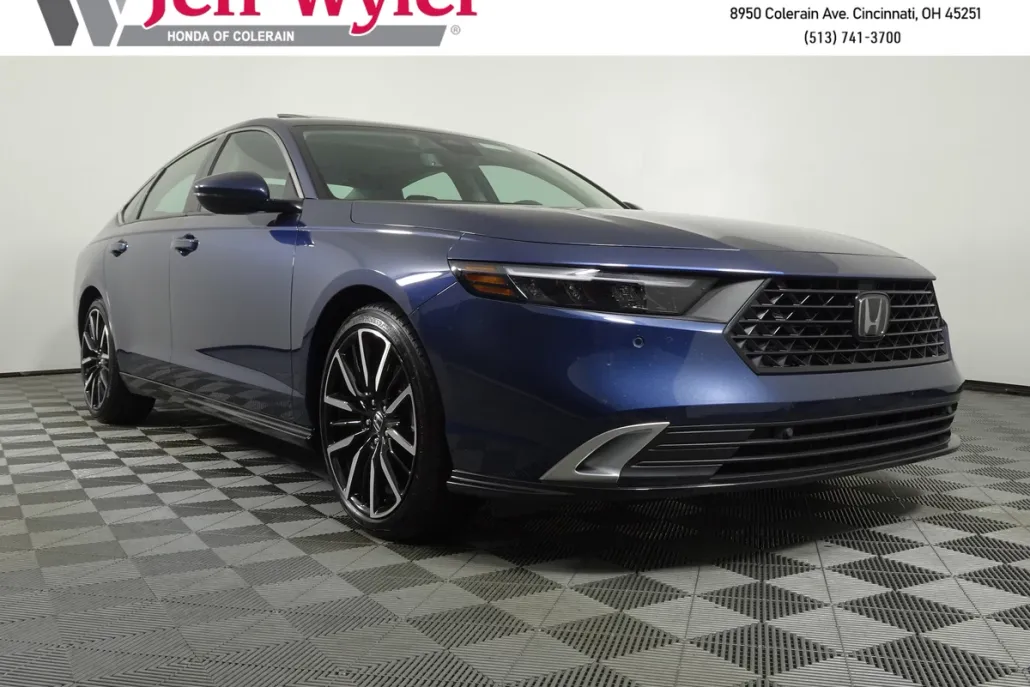2023 Honda Accord Hybrid Touring photo 1