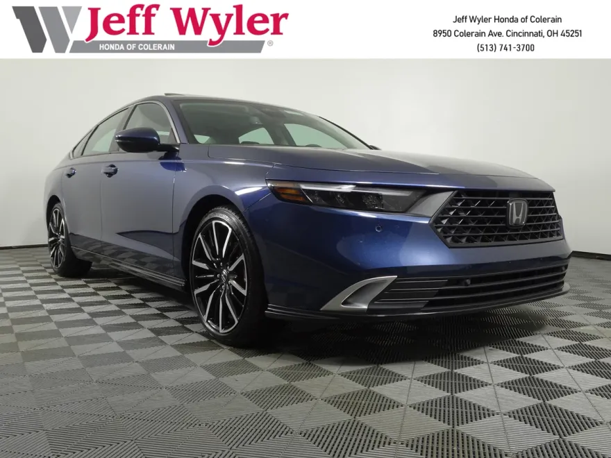 2023 Honda Accord Hybrid Touring photo 1