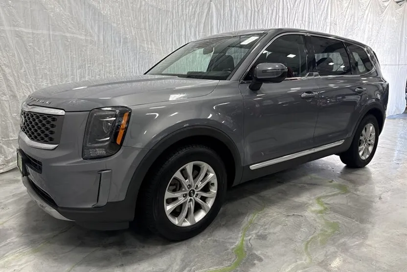 2020 Kia Telluride LX photo 1