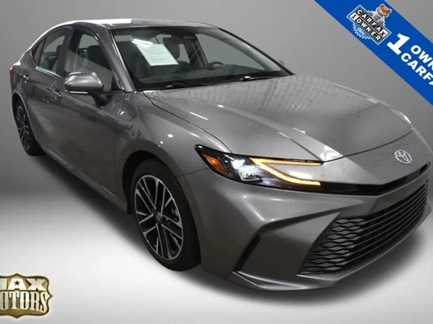2025 Toyota Camry XLE photo 1