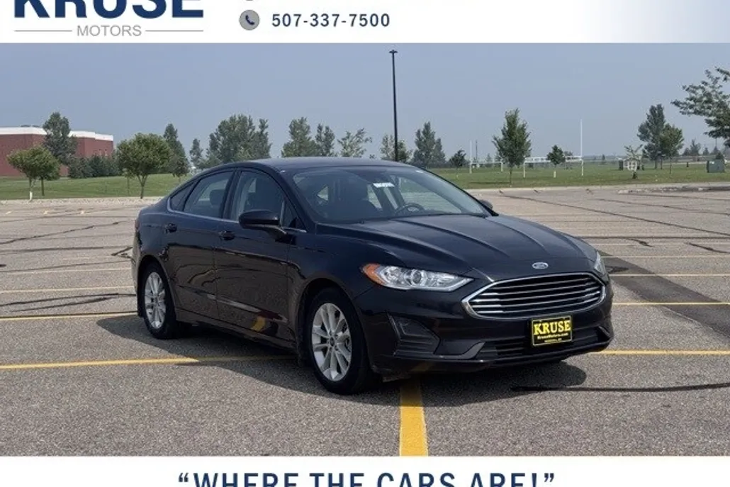 2019 Ford Fusion SE photo 1