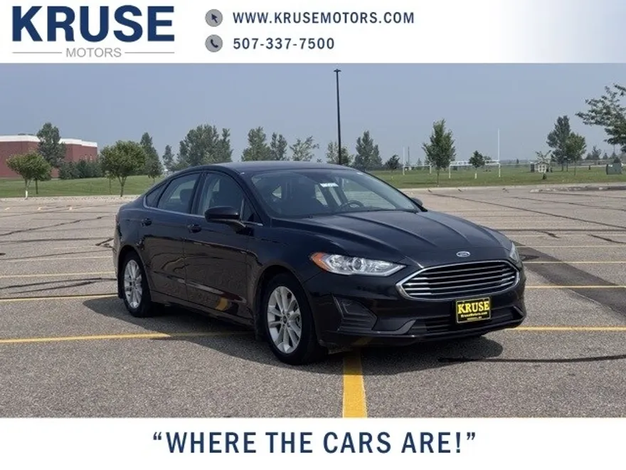 2019 Ford Fusion SE photo 1