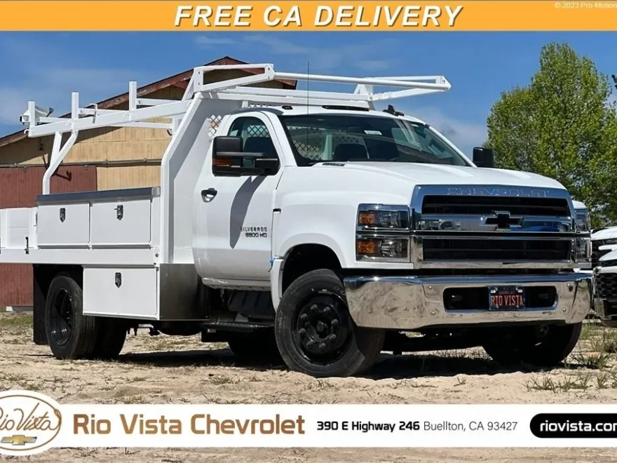2023 Chevrolet Silverado 5500HD Work Truck photo 1