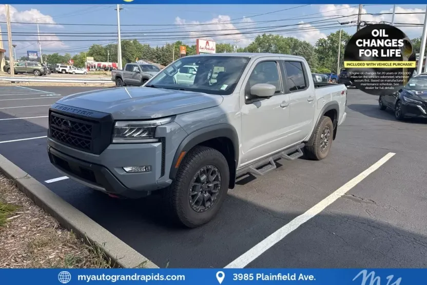2023 Nissan Frontier PRO-4X photo 1