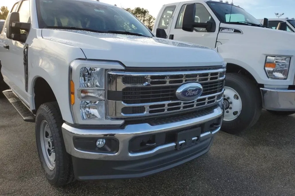 2024 Ford F-350 XL photo 1