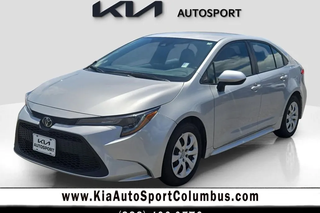 2022 Toyota Corolla LE photo 1