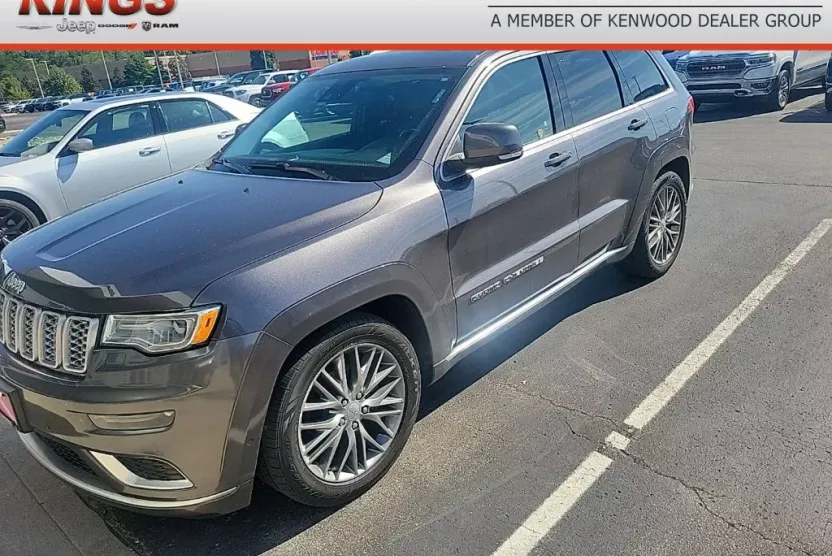 2017 Jeep Grand Cherokee Summit photo 1