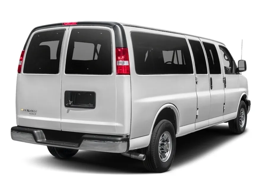 2018 Chevrolet Express Passenger LT photo 1