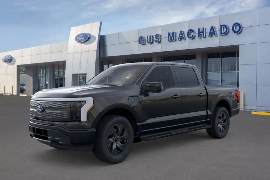 2025 Ford F-150 Lightning Lariat photo 1