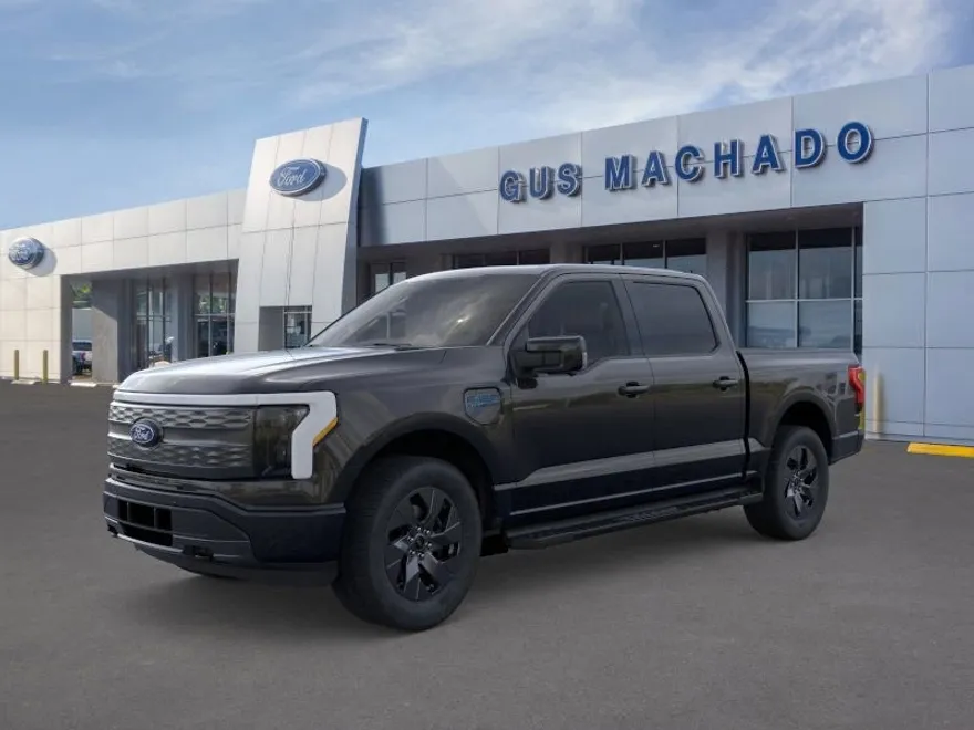 2025 Ford F-150 Lightning Lariat photo 1