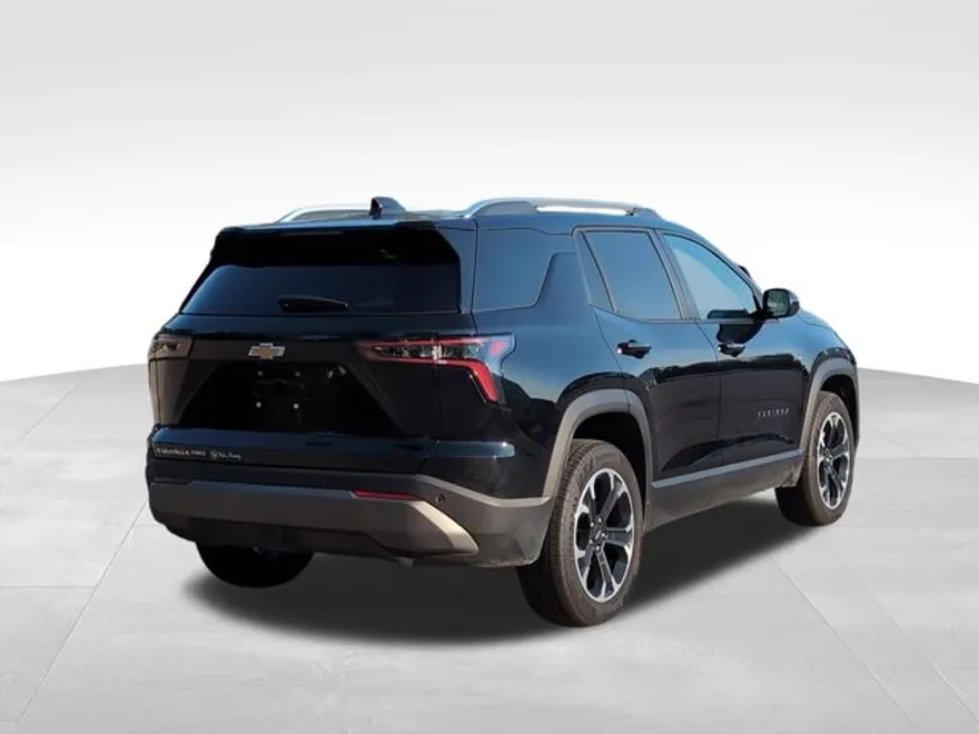2025 Chevrolet Equinox LT photo 1