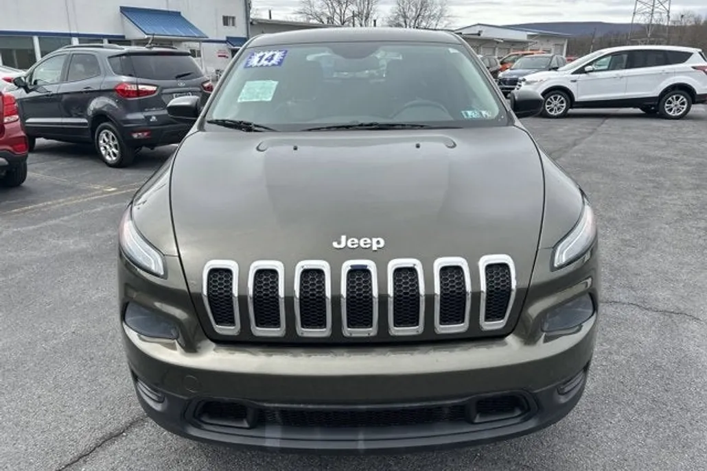 2014 Jeep Cherokee Sport photo 1