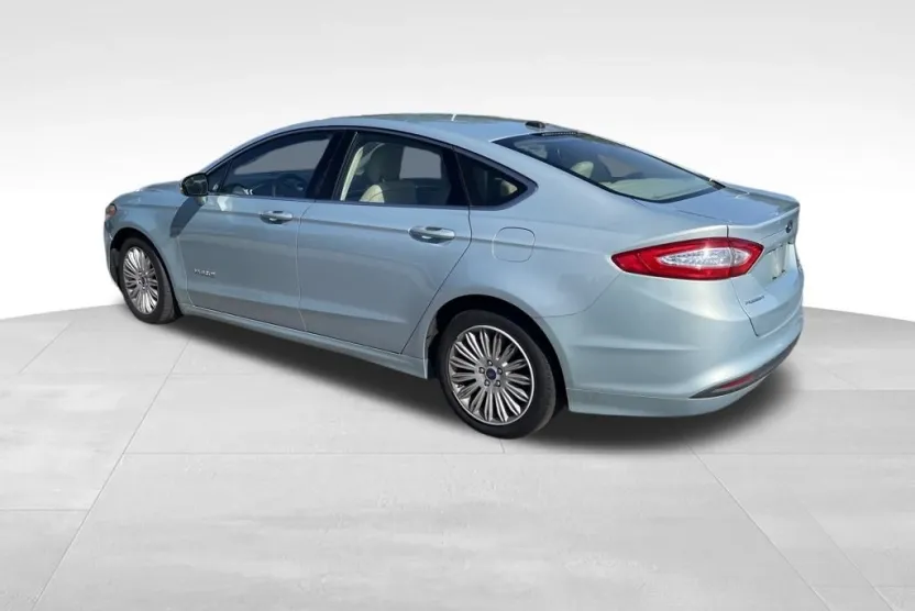 2013 Ford Fusion Hybrid SE photo 1