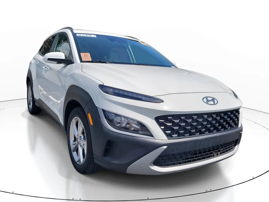 2023 Hyundai Kona SEL photo 1
