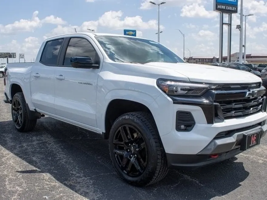 2024 Chevrolet Colorado Z71 photo 1