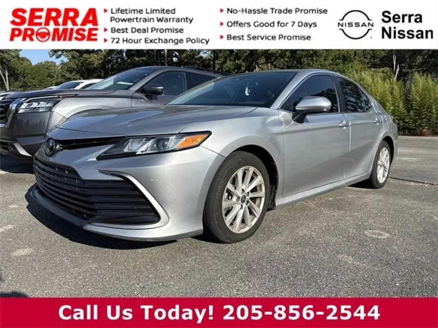 2023 Toyota Camry LE photo 1