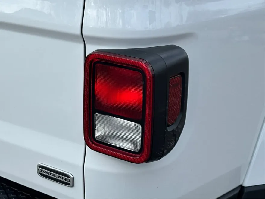 2023 Jeep Gladiator Overland photo 26