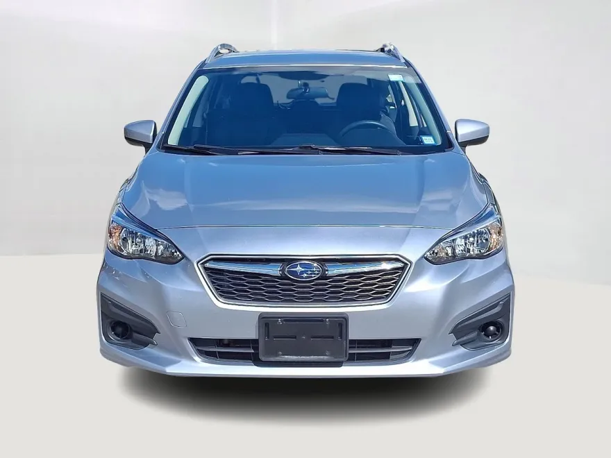 2017 Subaru Impreza Premium photo 1