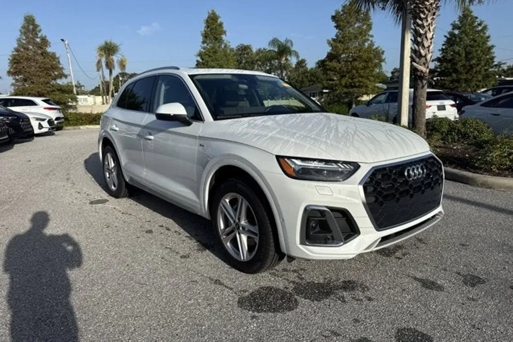 2021 Audi Q5 Prestige 55 TFSI e Premium photo 1